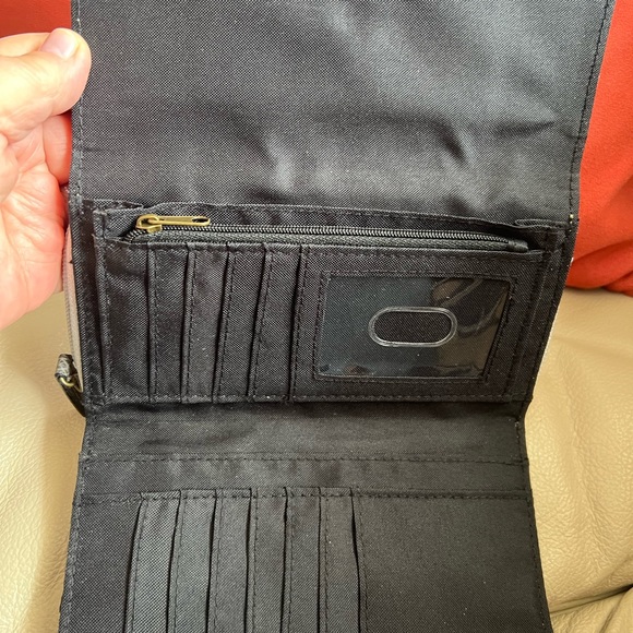 NWOT B.O.C. Wallet - Picture 2 of 5